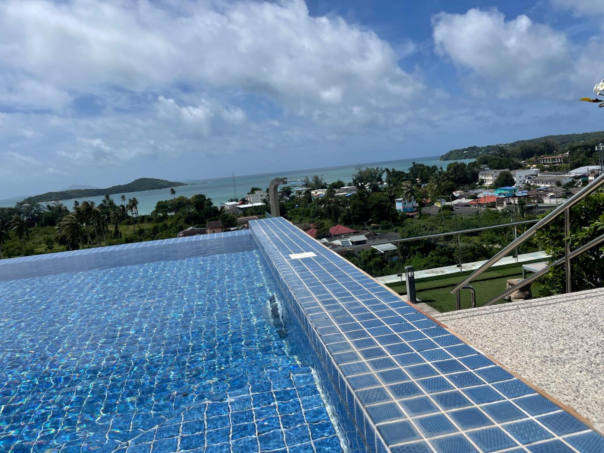 Babylon Sky Garden Otel Rawai Oda fotoğraf